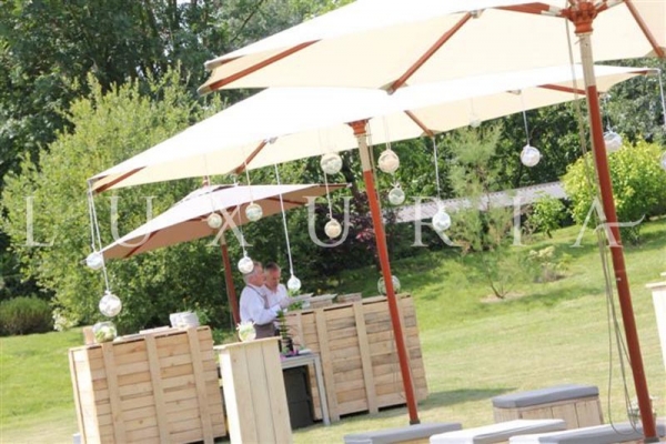 ECOLOGICAL FURNITURES FOR YOUR WEDDING IN PROVENCE