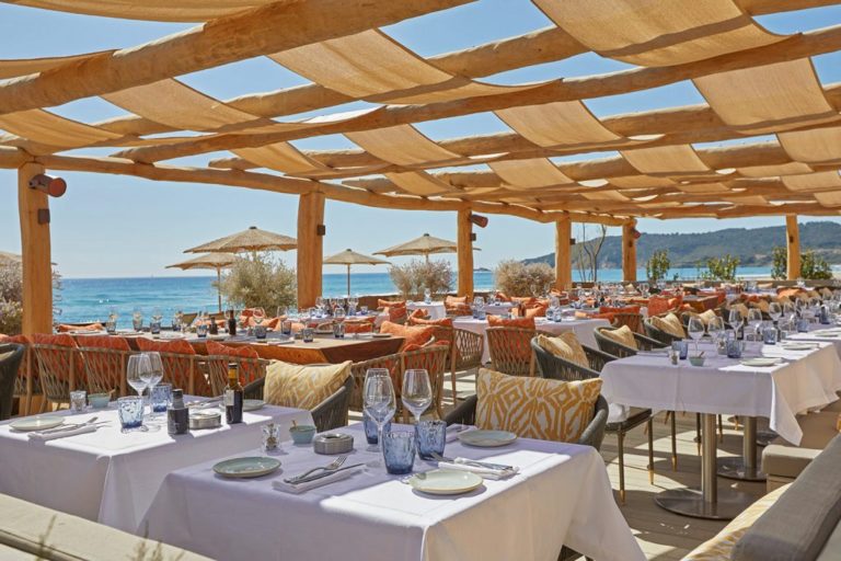 Pampelone beaches for your wedding in St Tropez